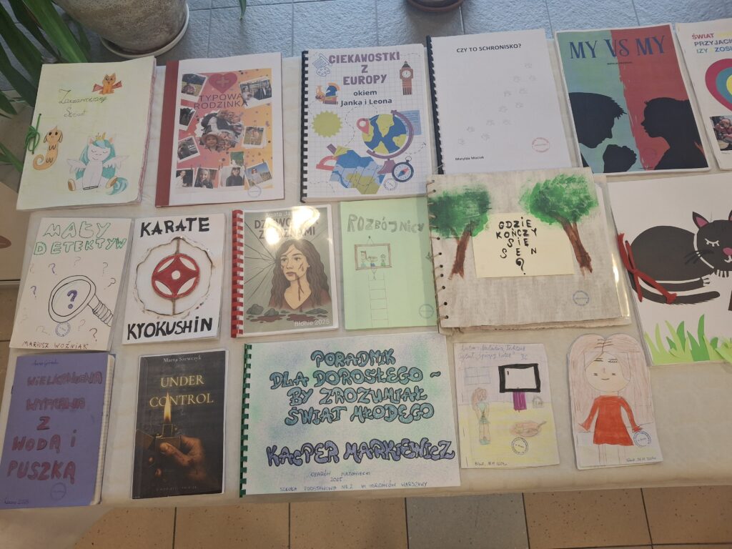 Prace konkursowe- książki autorstwa uczniów szkół podstawowych. 