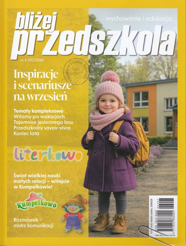 Na okładce dziewczynka w fioletowym płaszczyku z plecakiem na ramionach. w tle budynek.